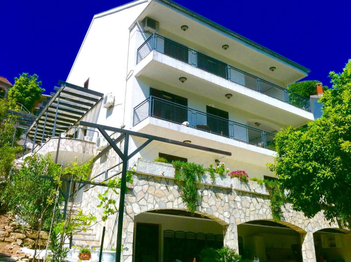 Villa Monte Boutique Apartments In Херцег-Нови Экстерьер фото