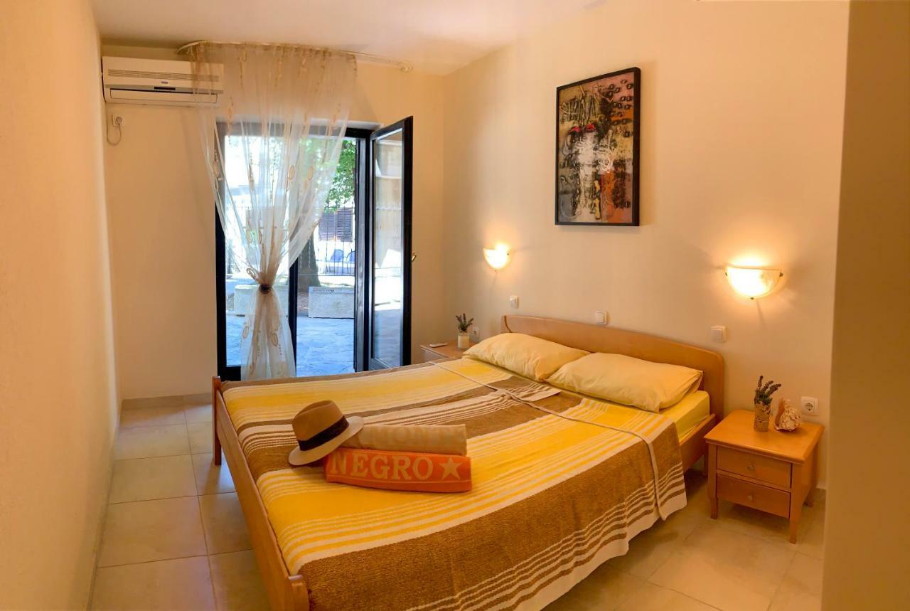 Villa Monte Boutique Apartments In Херцег-Нови Экстерьер фото